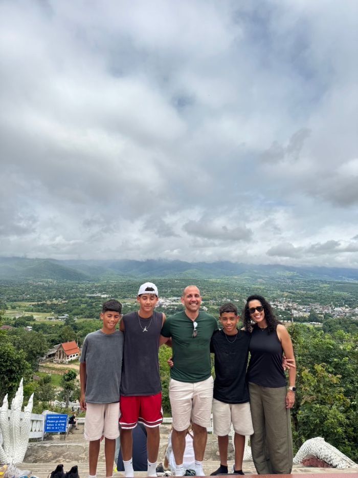 familiy big buddha pai