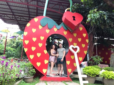 straberry cafe pai couple 2