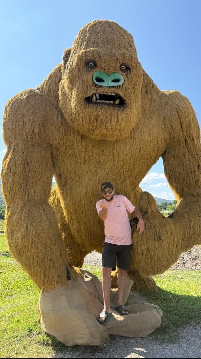 Huai Tueng Thao animals sculptures